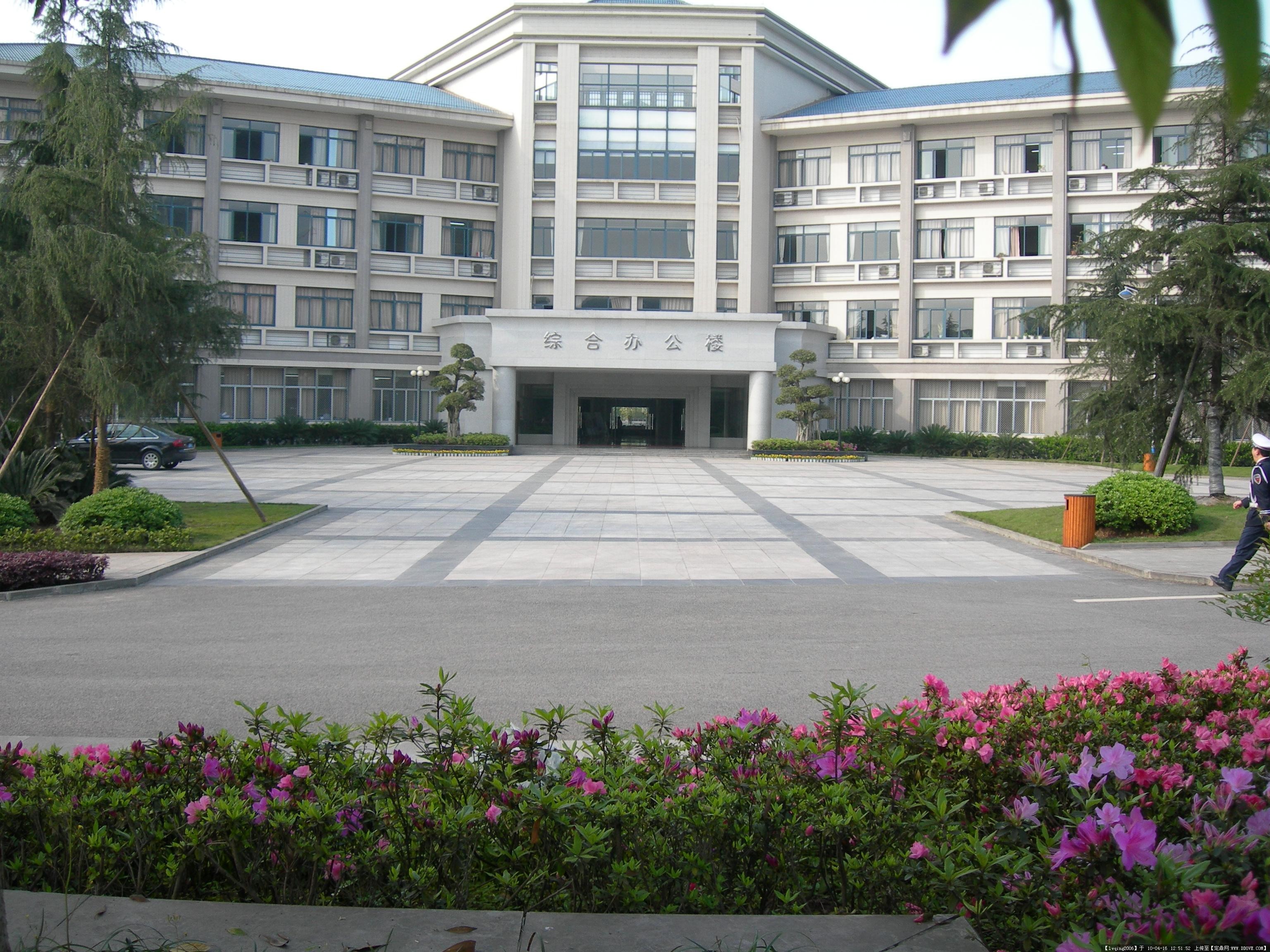 空調(diào)溫濕度監(jiān)測(cè)控制系統(tǒng)